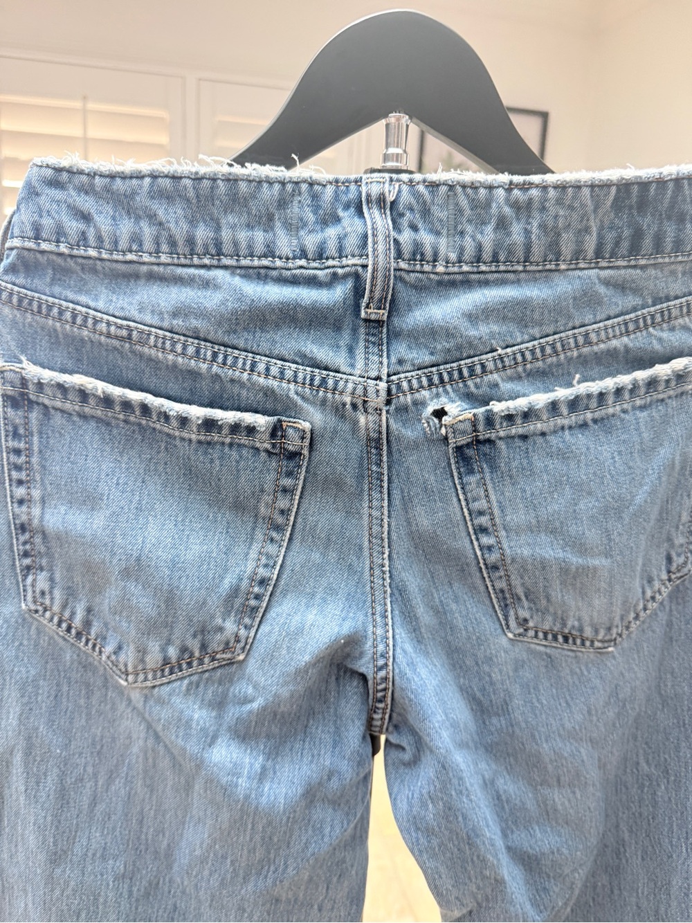 Hollister Women's Light Blue Low-Rise Baggy Jeans - Classic Denim - Picture 8 of 10